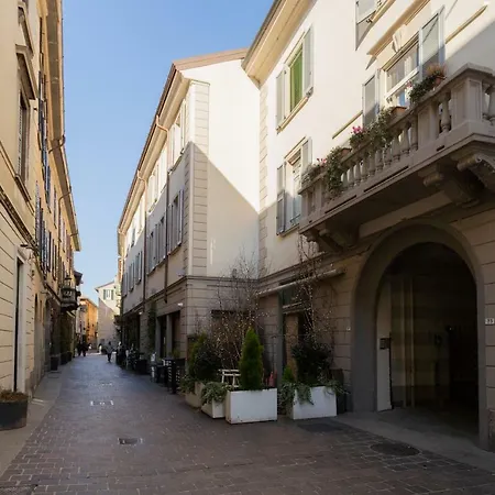 Apartamento White With Private Terrace By Rent All Como